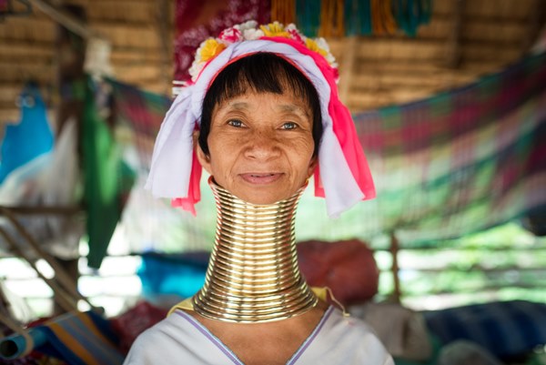 Donne giraffa in Thailandia - storia e guida di visita