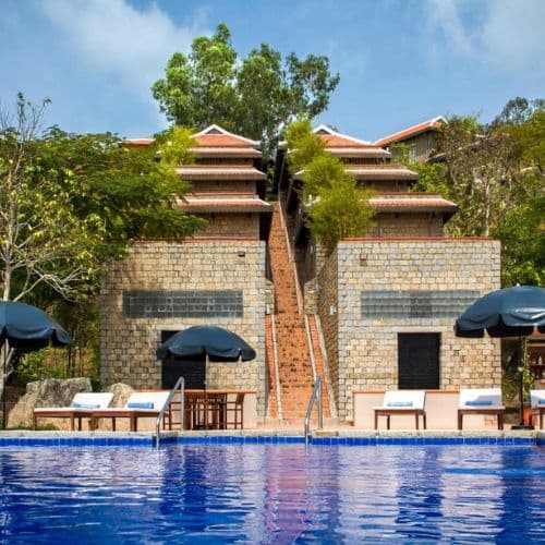 Victoria Nui Sam Lodge