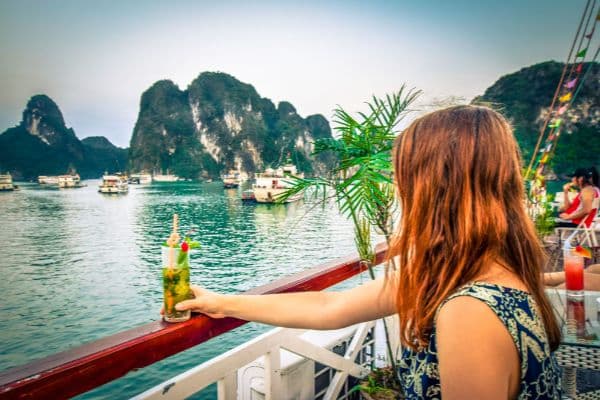 Halong - Hanoi - Volo ad Hue