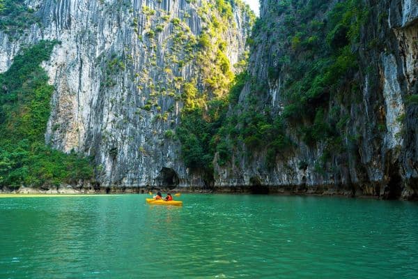 Baia di Halong - Hanoi - volo ad Hue 