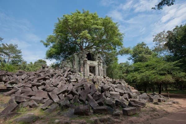Siem Reap - Beng Mealea - Koh Ker - Siem Reap