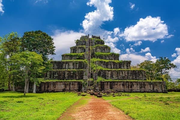 Siem Reap - Beng Mealea - Koh Ker - Siem Reap