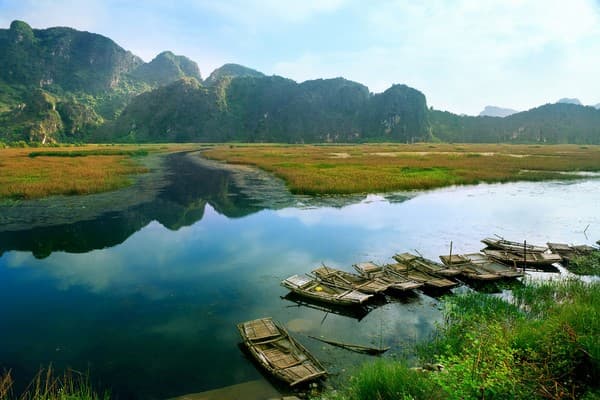 Hanoi - Van Long - Hoa Lu - Hanoi