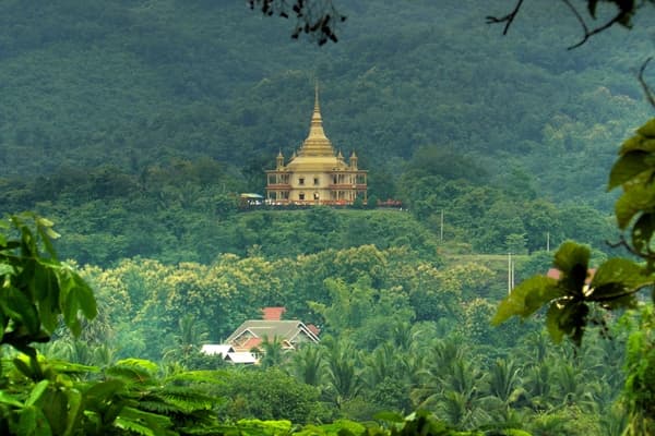 Luang Prabang - Cascate di Kuang Si - Crociera sul Mekong - Grotte di Pak Ou