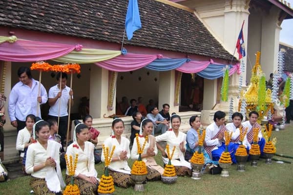 Luang Prabang visita - Escursione sul Mekong (grotta Pak Ou)