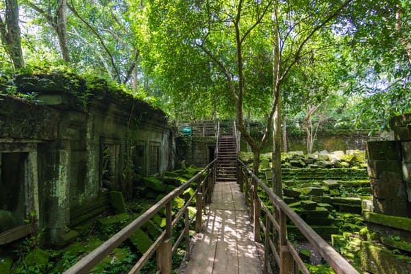 Siem Reap - Beng Mealea - Koh Ker - Siem Reap