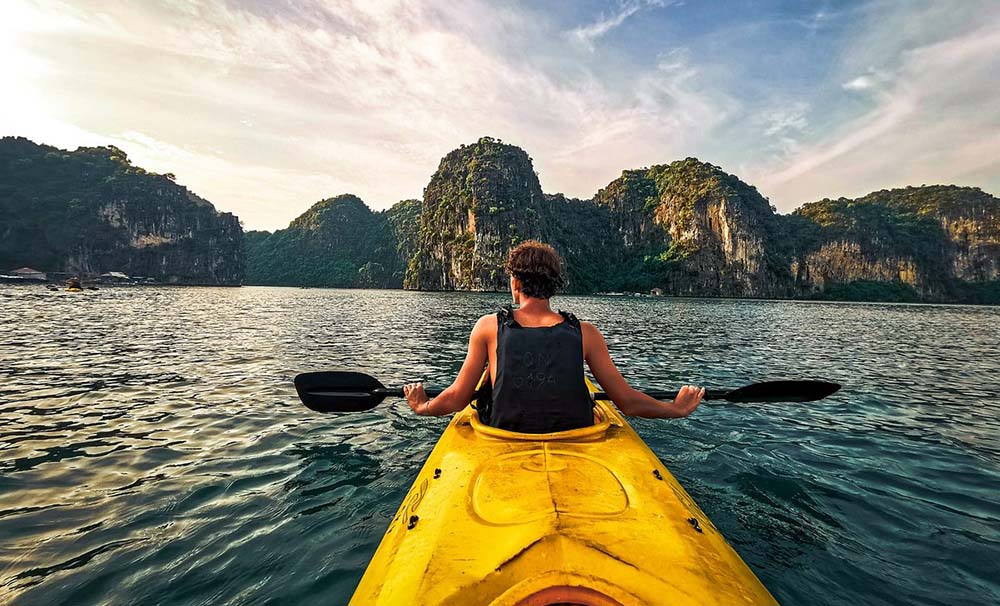 baia halong kayak