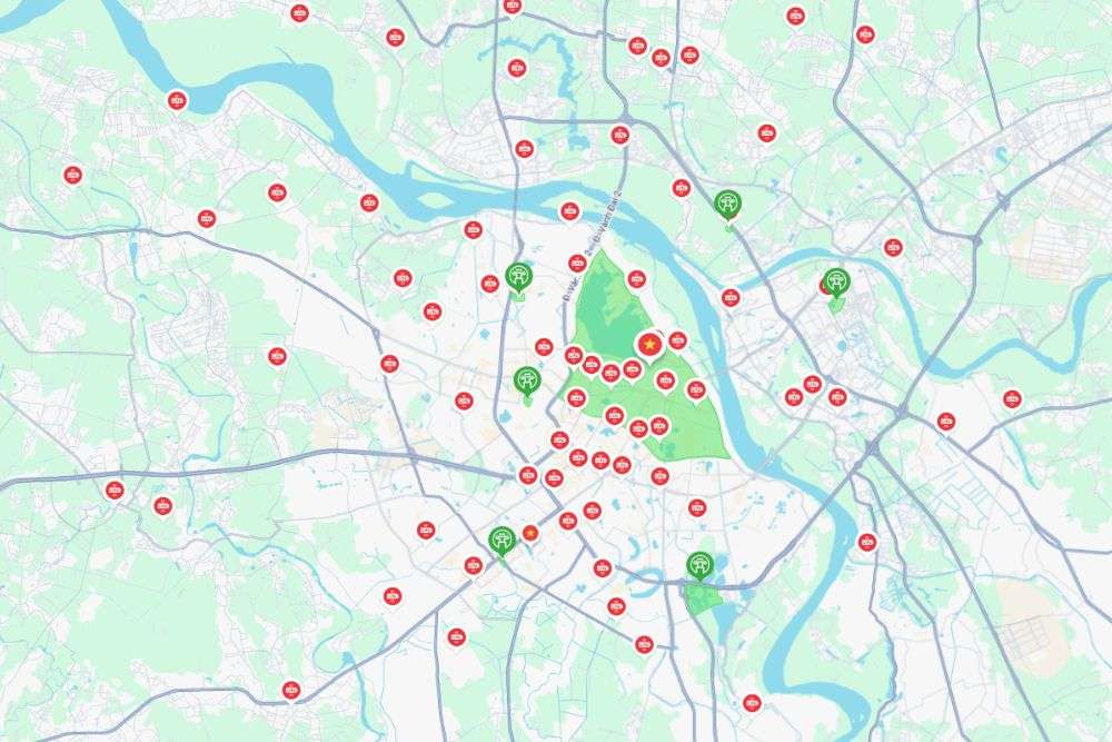 Grandi schermi LED sono stati distribuiti in tutta Hanoi per trasmettere in diretta la parata del 2 settembre.