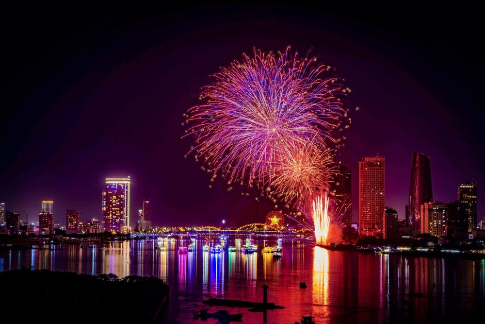 Festival Internazionale dei Fuochi d'Artificio di Da Nang (DIFF): Solitamente si svolge a giugno o luglio di ogni anno.