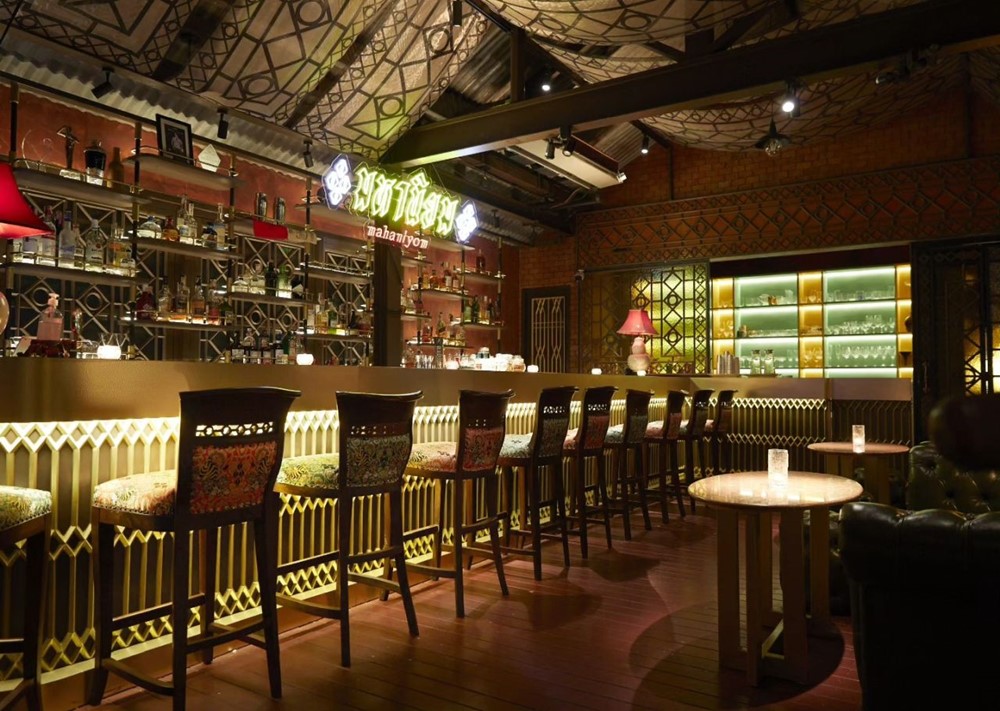 Mahaniyom Coktail bar