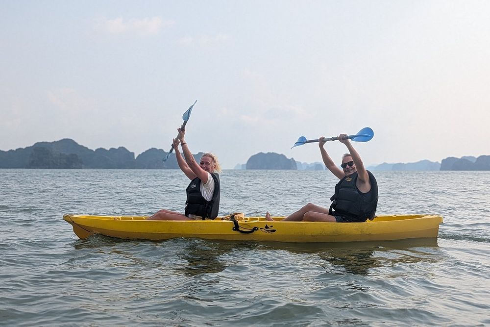 Due turisti dell'Asiatica Travel sono in visita in Vietnam.