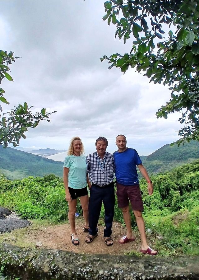 Due turisti dell'Asiatica Travel sono in visita in Vietnam.