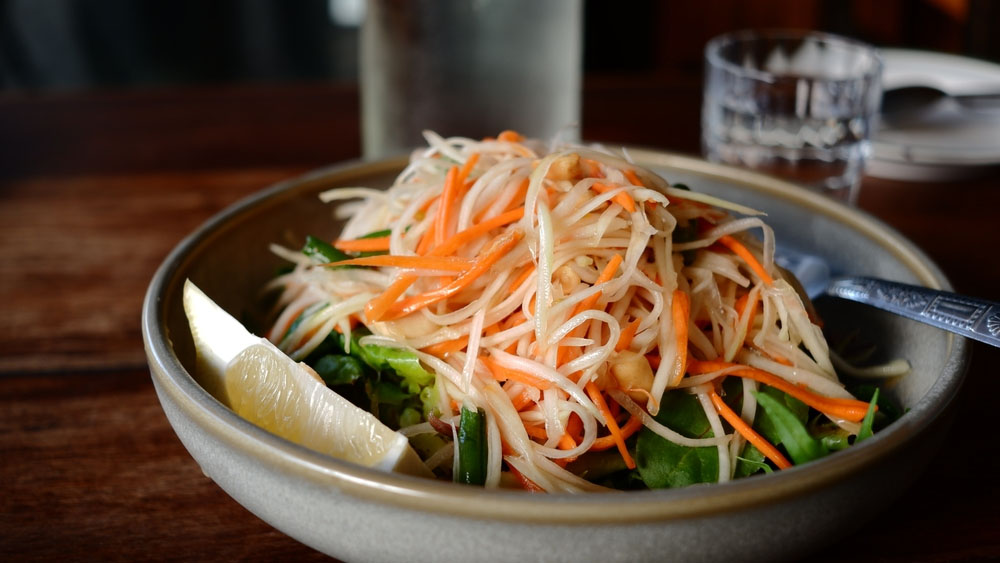 cosa mangiare in viaggio in thailandia som tam