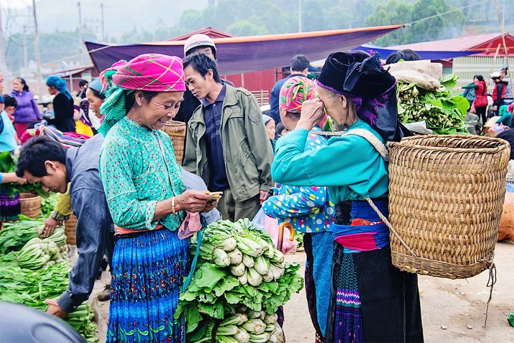 mercato dong van ha giang