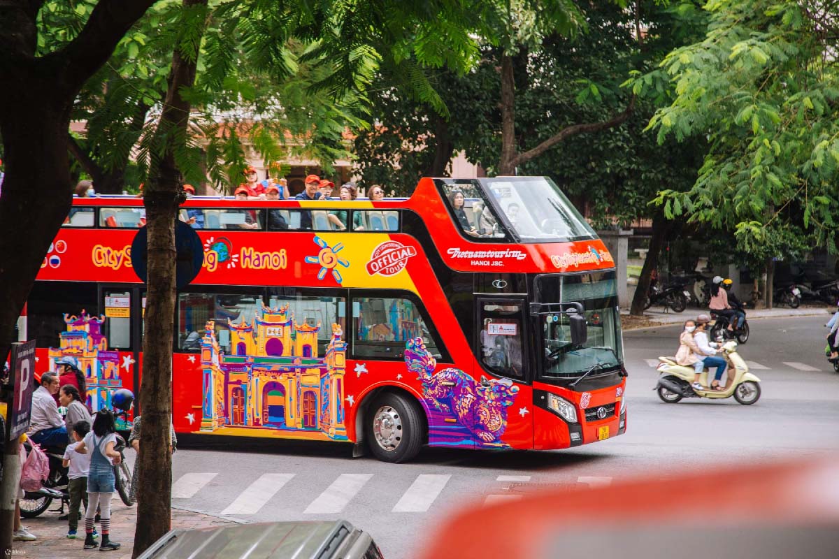 mezzi trasporto hanoi autobus due piani