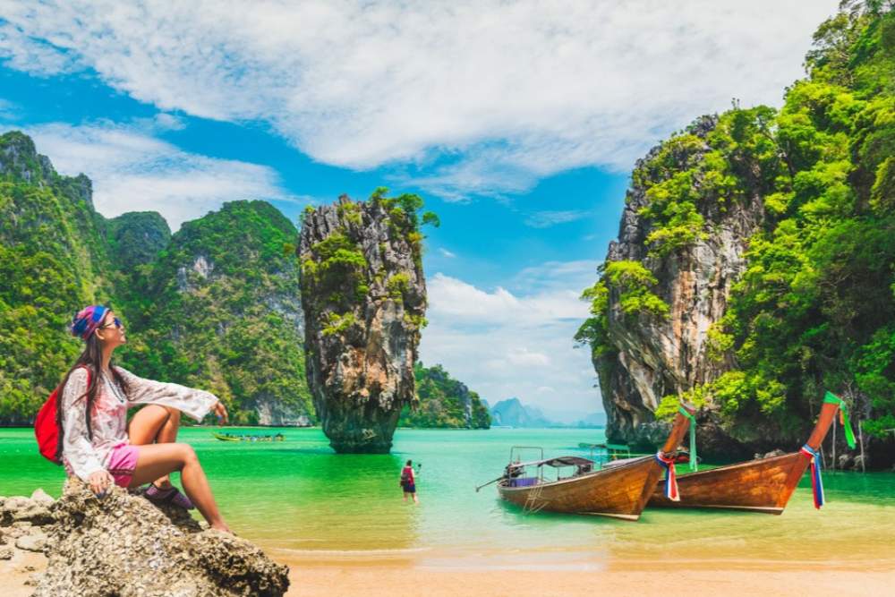 una turista a Phuket del Thailanda del Sud