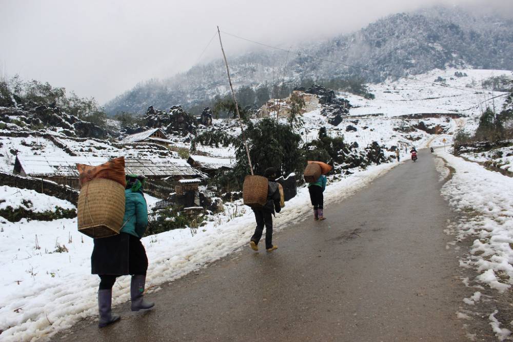 Strade innevate a Sapa in inverno