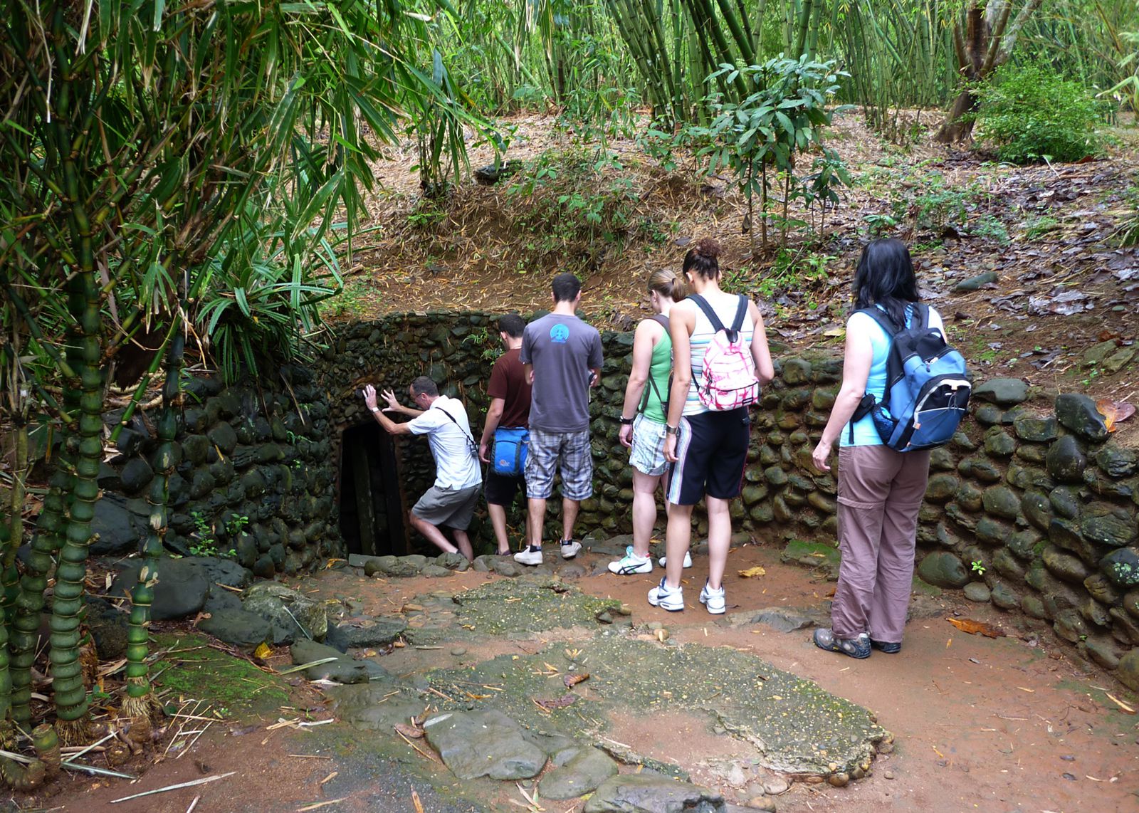 tunnel vinh moc dmz quang tri