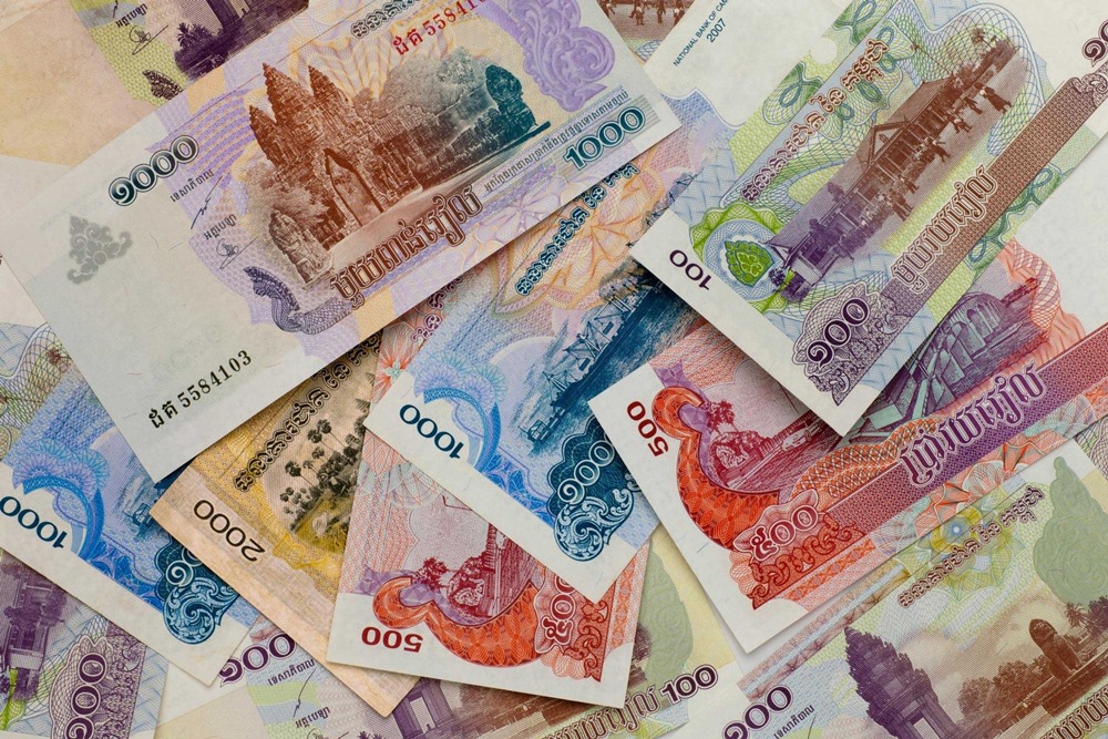 Moneta della Cambogia: Riel o dollari?